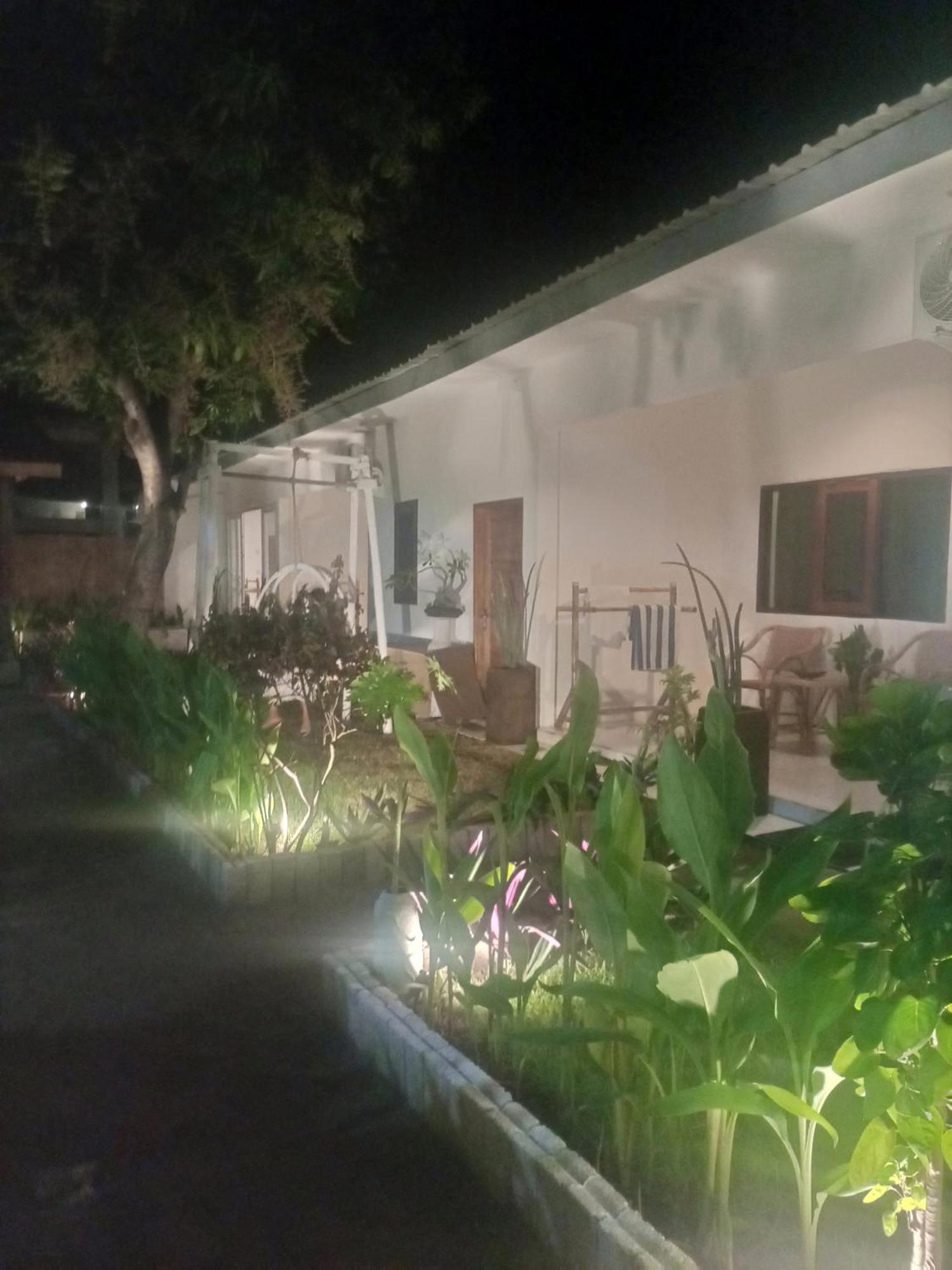 Efrata Villa ギリ・アイル 部屋 写真