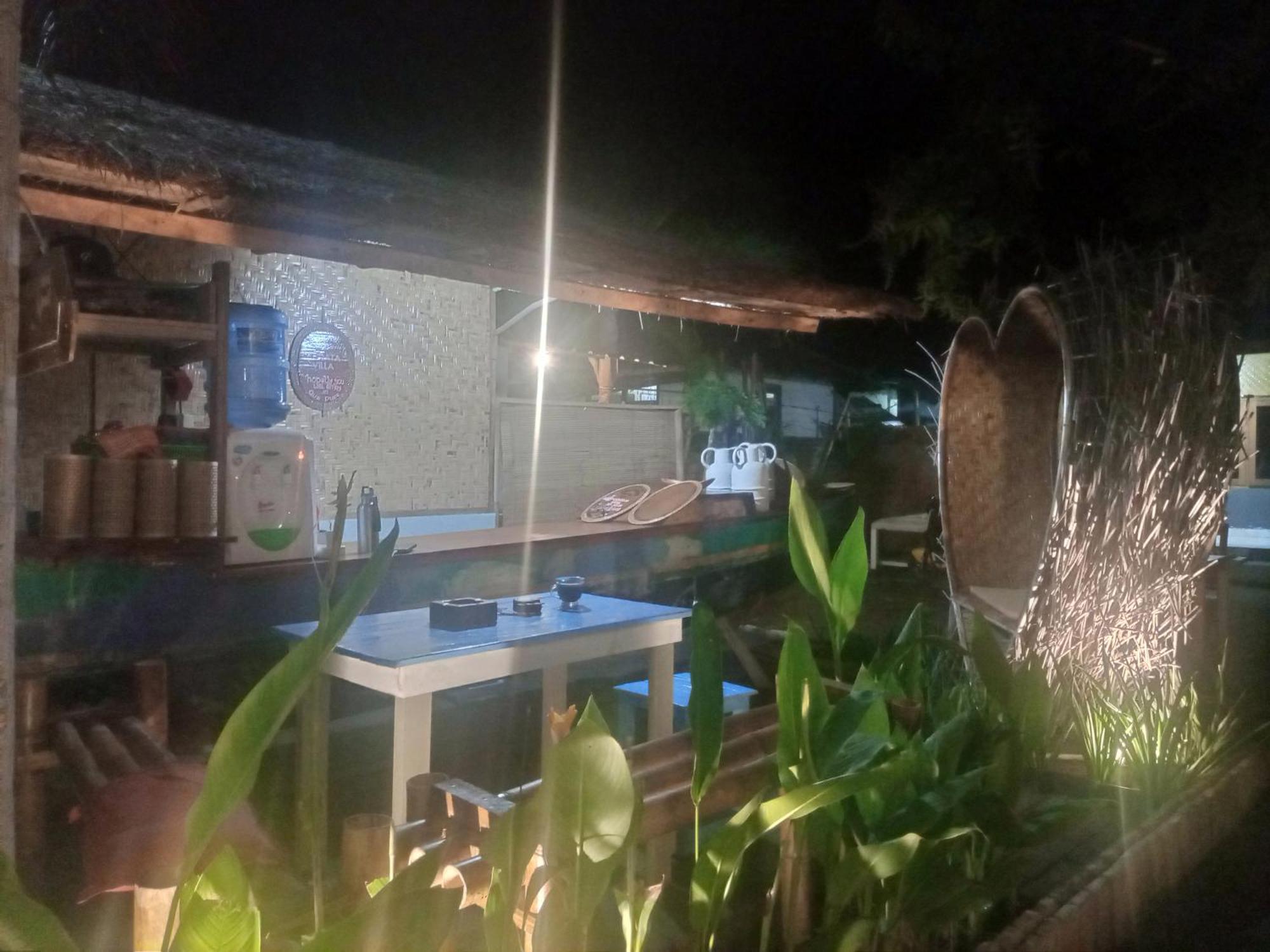 Efrata Villa ギリ・アイル 部屋 写真